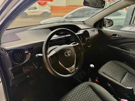 TOYOTA Etios Hatch 1.3 16V 4P FLEX X, Foto 7