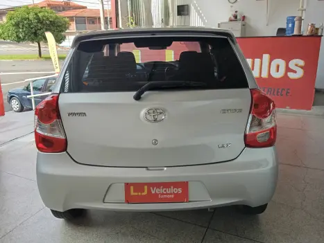 TOYOTA Etios Hatch 1.3 16V 4P FLEX X, Foto 7