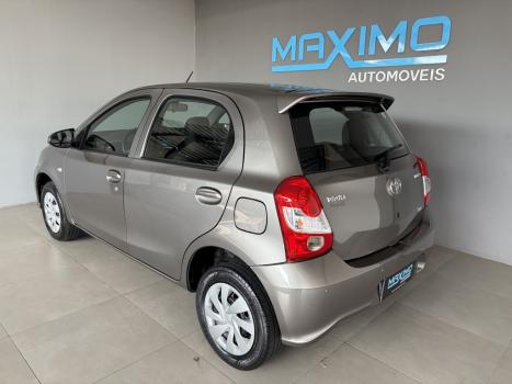 TOYOTA Etios Hatch 1.3 16V 4P FLEX X, Foto 3