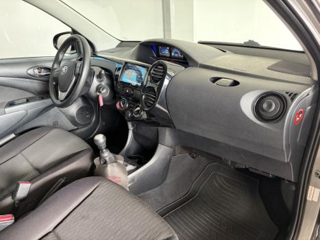 TOYOTA Etios Hatch 1.3 16V 4P FLEX X, Foto 7