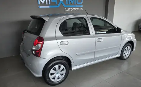 TOYOTA Etios Hatch 1.3 16V 4P FLEX X AUTOMÁTICO, Foto 2