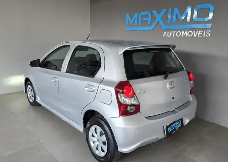 TOYOTA Etios Hatch 1.3 16V 4P FLEX X AUTOMÁTICO, Foto 3
