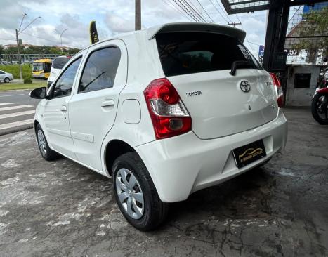 TOYOTA Etios Hatch 1.3 16V 4P FLEX X, Foto 4