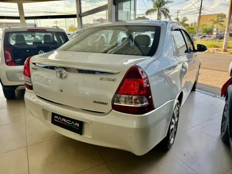 TOYOTA Etios Sedan 1.5 16V 4P FLEX PLATINUM, Foto 4