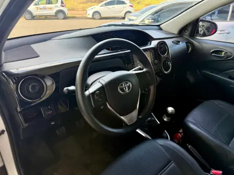 TOYOTA Etios Sedan 1.5 16V 4P FLEX PLATINUM, Foto 8