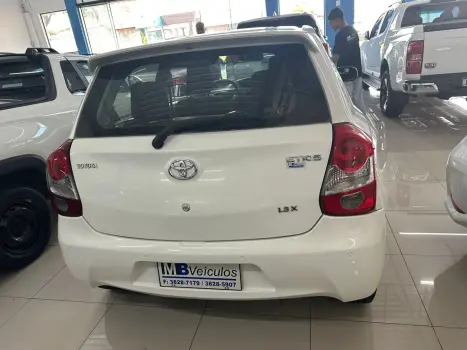 TOYOTA Etios Sedan 1.3 16V 4P FLEX X, Foto 2
