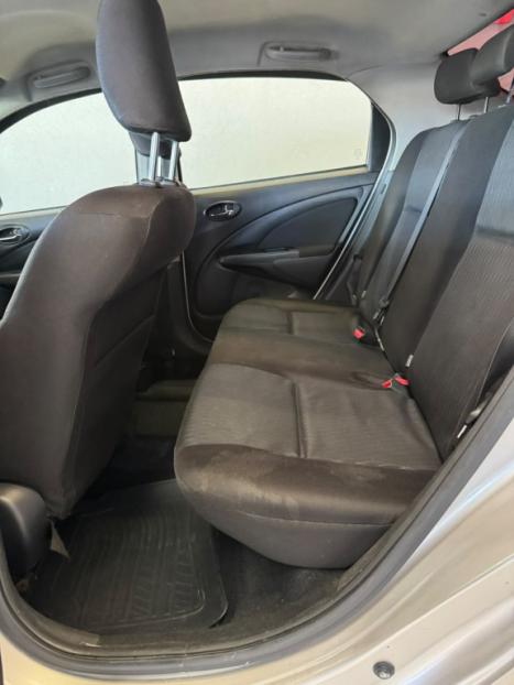 TOYOTA Etios Sedan 1.5 16V 4P FLEX XS AUTOM�TICO, Foto 3