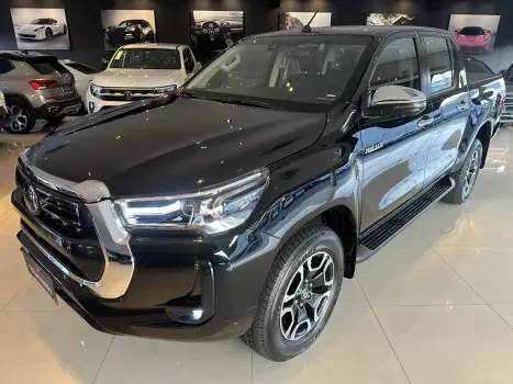 TOYOTA Hilux Caminhonete 2.8 16V SRX 4X4 TURBO DIESEL CABINE DUPLA AUTOMÁTICO, Foto 1 TOYOTA Hilux Caminhonete 2.8 16V SRX 4X4 TURBO DIESEL CABINE DUPLA AUTOMÁTICO, Foto 1