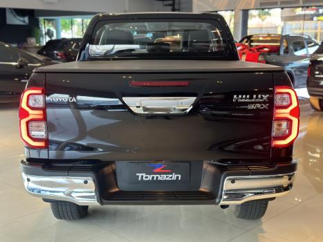 TOYOTA Hilux Caminhonete 2.8 16V SRX 4X4 TURBO DIESEL CABINE DUPLA AUTOMÁTICO, Foto 4 TOYOTA Hilux Caminhonete 2.8 16V SRX 4X4 TURBO DIESEL CABINE DUPLA AUTOMÁTICO, Foto 4