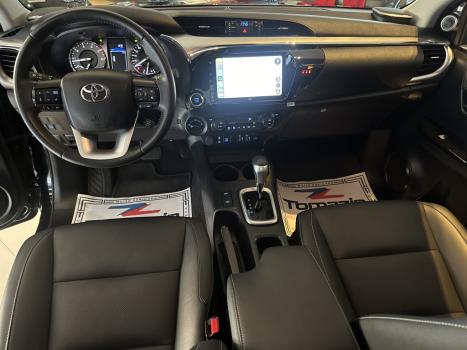 TOYOTA Hilux Caminhonete 2.8 16V SRX 4X4 TURBO DIESEL CABINE DUPLA AUTOMÁTICO, Foto 5 TOYOTA Hilux Caminhonete 2.8 16V SRX 4X4 TURBO DIESEL CABINE DUPLA AUTOMÁTICO, Foto 5