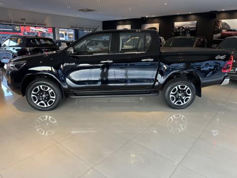 TOYOTA Hilux Caminhonete 2.8 16V SRX 4X4 TURBO DIESEL CABINE DUPLA AUTOMÁTICO, Foto 10 TOYOTA Hilux Caminhonete 2.8 16V SRX 4X4 TURBO DIESEL CABINE DUPLA AUTOMÁTICO, Foto 10