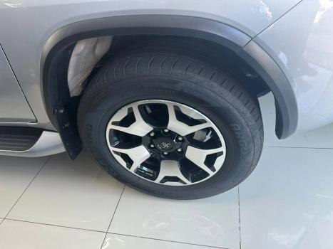 TOYOTA Hilux Caminhonete 2.8 16V 4P SRX DIESEL CABINE DUPLA, Foto 5