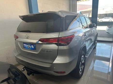 TOYOTA Hilux Caminhonete 2.8 16V 4P SRX DIESEL CABINE DUPLA, Foto 8