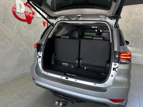 TOYOTA Hilux SW4 2.7 16V 4P FLEX SRV 7 LUGARES AUTOM�TICO, Foto 6