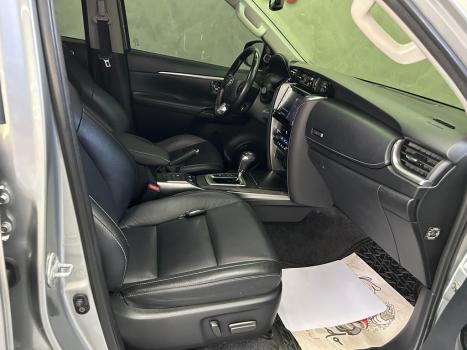 TOYOTA Hilux SW4 2.7 16V 4P FLEX SRV 7 LUGARES AUTOM�TICO, Foto 8