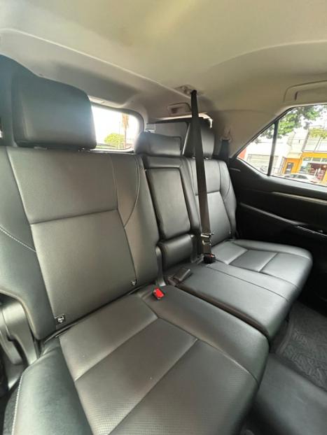 TOYOTA Hilux SW4 2.8 4P SRX 4X4 DIAMOND 7 LUGARES TURBO DIESEL AUTOMTICO, Foto 8