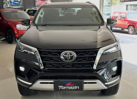 TOYOTA Hilux SW4 2.8 16V 4P SRX 4X4 7 LUGARES TURBO DIESEL AUTOMTICO, Foto 4