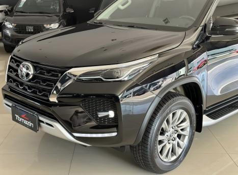 TOYOTA Hilux SW4 2.8 16V 4P SRX 4X4 7 LUGARES TURBO DIESEL AUTOMTICO, Foto 5