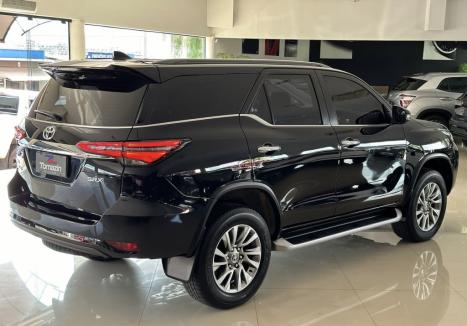 TOYOTA Hilux SW4 2.8 16V 4P SRX 4X4 7 LUGARES TURBO DIESEL AUTOMTICO, Foto 8