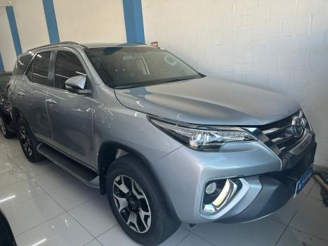 TOYOTA Hilux SW4 2.8 16V 4P SRX 4X4 7 LUGARES TURBO DIESEL AUTOMTICO, Foto 4