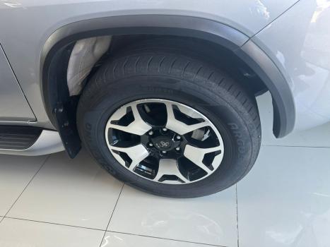 TOYOTA Hilux SW4 2.8 16V 4P SRX 4X4 7 LUGARES TURBO DIESEL AUTOMTICO, Foto 6