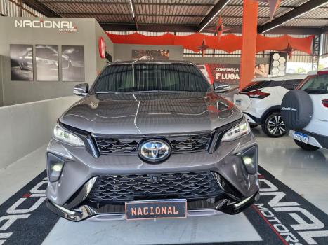 TOYOTA Hilux SW4 2.8 4P SRX 4X4 DIAMOND 7 LUGARES TURBO DIESEL AUTOM�TICO, Foto 2