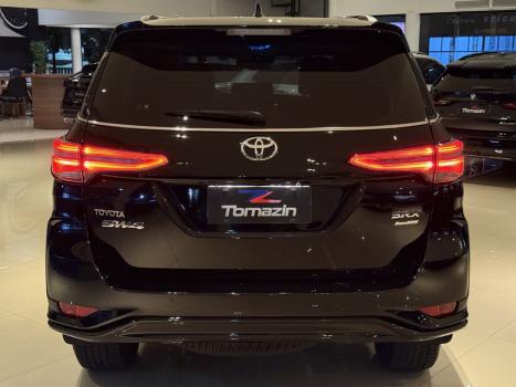 TOYOTA Hilux SW4 2.8 16V 4P SRX PLATINUM 4X4 7 LUGARES TURBO DIESEL AUTOM�TICO, Foto 2