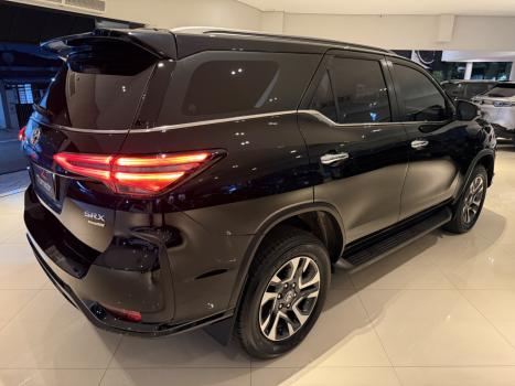 TOYOTA Hilux SW4 2.8 16V 4P SRX PLATINUM 4X4 7 LUGARES TURBO DIESEL AUTOM�TICO, Foto 6