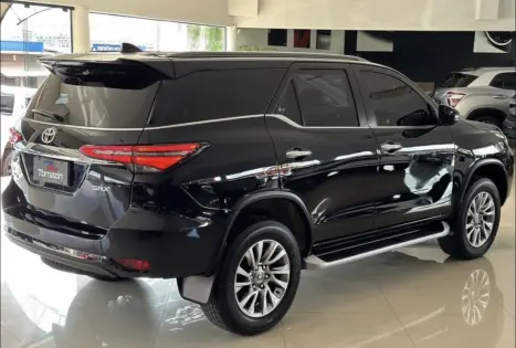 TOYOTA Hilux SW4 2.8 16V 4P SRX 4X4 7 LUGARES TURBO DIESEL AUTOM�TICO, Foto 6