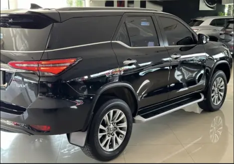 TOYOTA Hilux SW4 2.8 16V 4P SRX 4X4 7 LUGARES TURBO DIESEL AUTOM�TICO, Foto 8