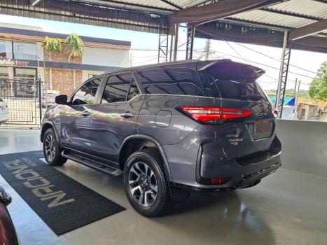 TOYOTA Hilux SW4 2.8 4P SRX 4X4 DIAMOND 7 LUGARES TURBO DIESEL AUTOM�TICO, Foto 5