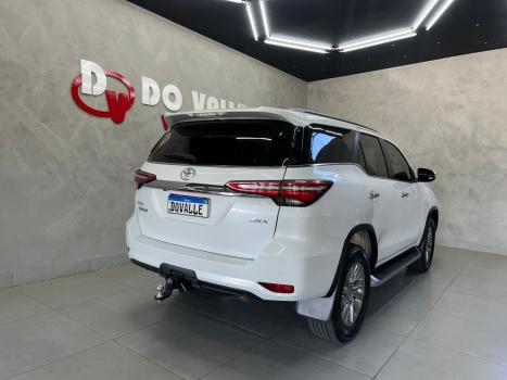 TOYOTA Hilux SW4 2.8 16V 4P SRX 4X4 7 LUGARES TURBO DIESEL AUTOM�TICO, Foto 2