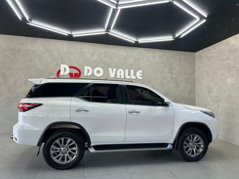 TOYOTA Hilux SW4 2.8 16V 4P SRX 4X4 7 LUGARES TURBO DIESEL AUTOM�TICO, Foto 3