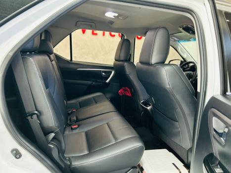 TOYOTA Hilux SW4 2.8 16V 4P SRX 4X4 7 LUGARES TURBO DIESEL AUTOM�TICO, Foto 7