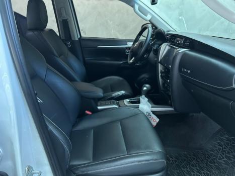 TOYOTA Hilux SW4 2.8 16V 4P SRX 4X4 7 LUGARES TURBO DIESEL AUTOM�TICO, Foto 8