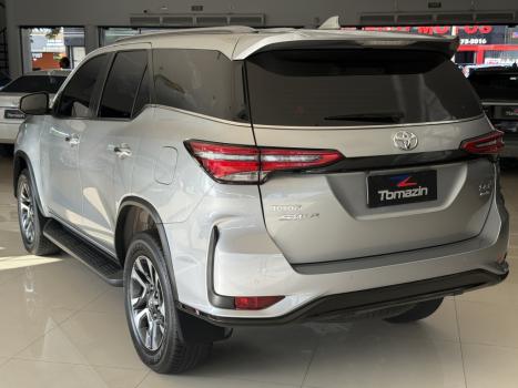 TOYOTA Hilux SW4 2.8 16V 4P SRX PLATINUM 4X4 7 LUGARES TURBO DIESEL AUTOM�TICO, Foto 4