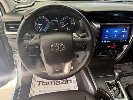 TOYOTA Hilux SW4 2.8 16V 4P SRX PLATINUM 4X4 7 LUGARES TURBO DIESEL AUTOM�TICO, Foto 7