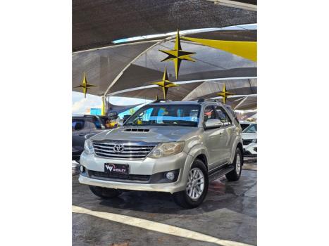 TOYOTA Hilux SW4 3.0 16V 4P SRV 4X4 7 LUGARES TURBO DIESEL AUTOMTICO, Foto 3