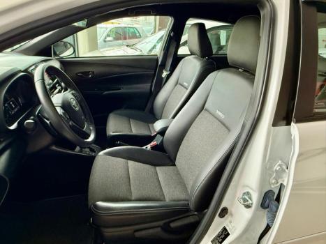 TOYOTA Yaris Hatch 1.5 16V 4P FLEX XS CONNECT MULTIDRIVE AUTOM�TICO CVT, Foto 9