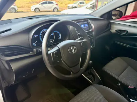 TOYOTA Yaris Sedan 1.5 16V 4P FLEX XL MULTIDRIVE AUTOMTICO CVT, Foto 8