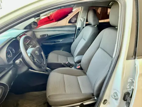 TOYOTA Yaris Sedan 1.5 16V 4P FLEX XL MULTIDRIVE AUTOMTICO CVT, Foto 9