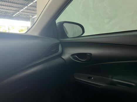 TOYOTA Yaris Sedan 1.3 16V 4P FLEX XL MULTIDRIVE LIVE AUTOM�TICO CVT, Foto 9