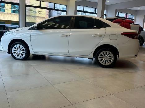 TOYOTA Yaris Sedan 1.5 16V 4P FLEX XL, Foto 3