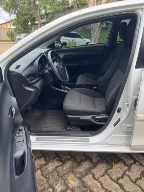 TOYOTA Yaris Sedan 1.5 16V 4P FLEX XL MULTIDRIVE AUTOM�TICO CVT, Foto 17