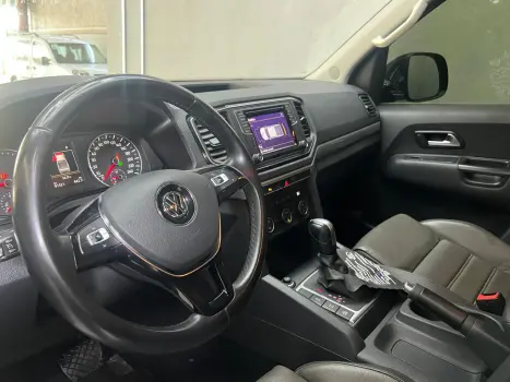VOLKSWAGEN Amarok 3.0 V6 CABINE DUPLA HIGHLINE 4X4 TURBO INTERCOOLER AUTOMÁTICO, Foto 5 VOLKSWAGEN Amarok 3.0 V6 CABINE DUPLA HIGHLINE 4X4 TURBO INTERCOOLER AUTOMÁTICO, Foto 5