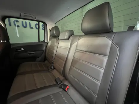 VOLKSWAGEN Amarok 3.0 V6 CABINE DUPLA HIGHLINE 4X4 TURBO INTERCOOLER AUTOMÁTICO, Foto 8 VOLKSWAGEN Amarok 3.0 V6 CABINE DUPLA HIGHLINE 4X4 TURBO INTERCOOLER AUTOMÁTICO, Foto 8