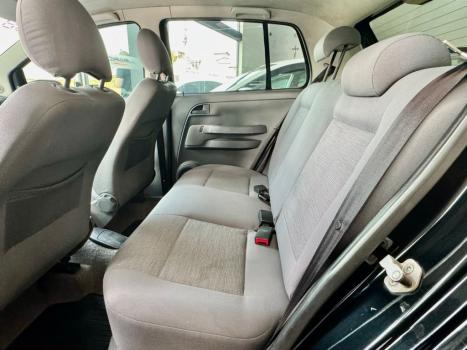 VOLKSWAGEN Fox 1.6 4P, Foto 10