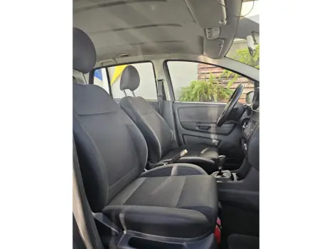 VOLKSWAGEN Fox 1.6 4P, Foto 9