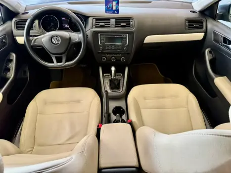 VOLKSWAGEN Jetta 2.0 4P COMFORTLINE FLEX, Foto 2