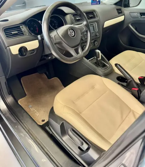 VOLKSWAGEN Jetta 2.0 4P COMFORTLINE FLEX, Foto 3